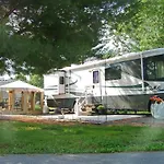 Circle M Rv & Camping Resort - Caravan Park