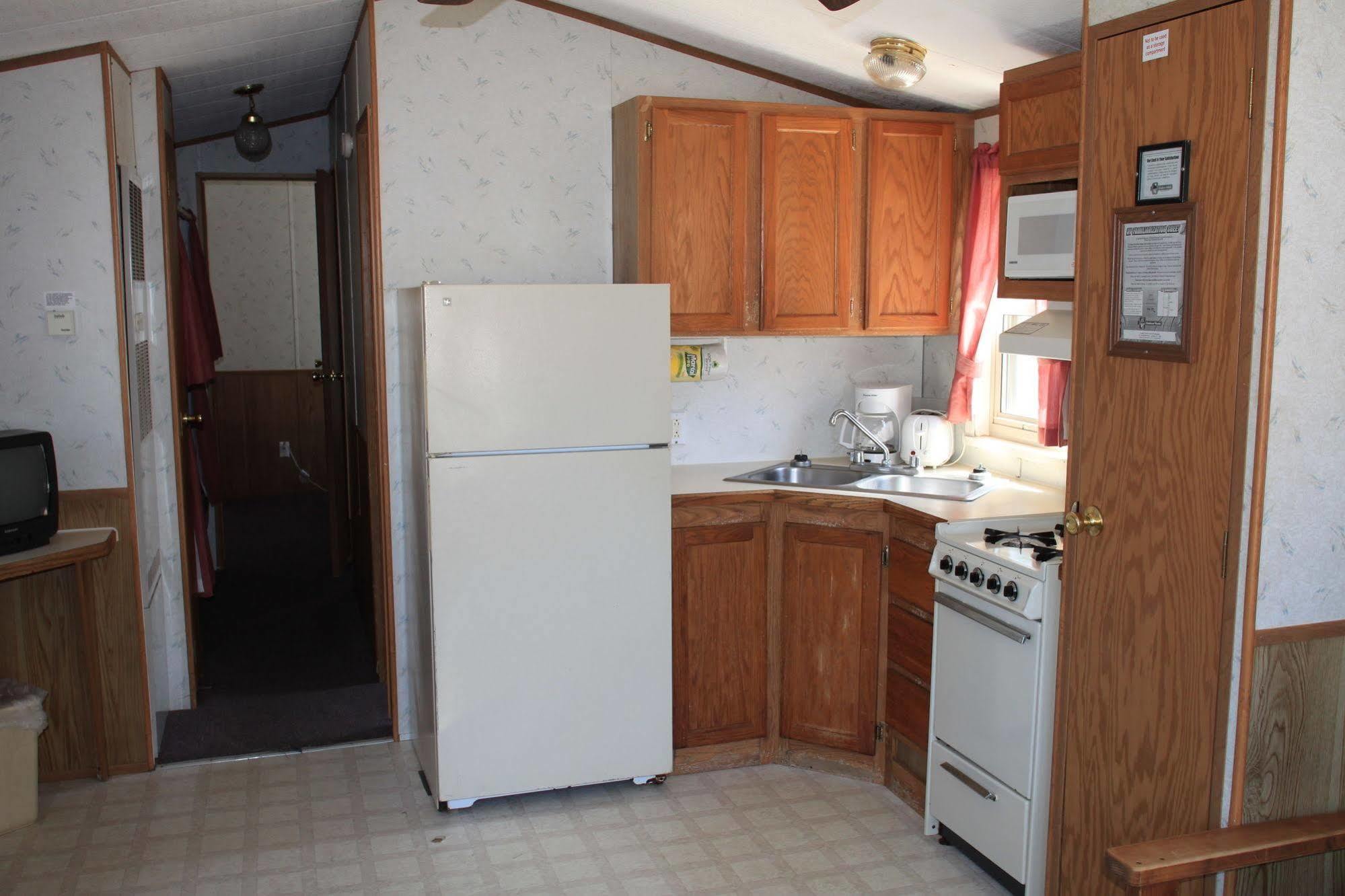 Circle M Rv & -