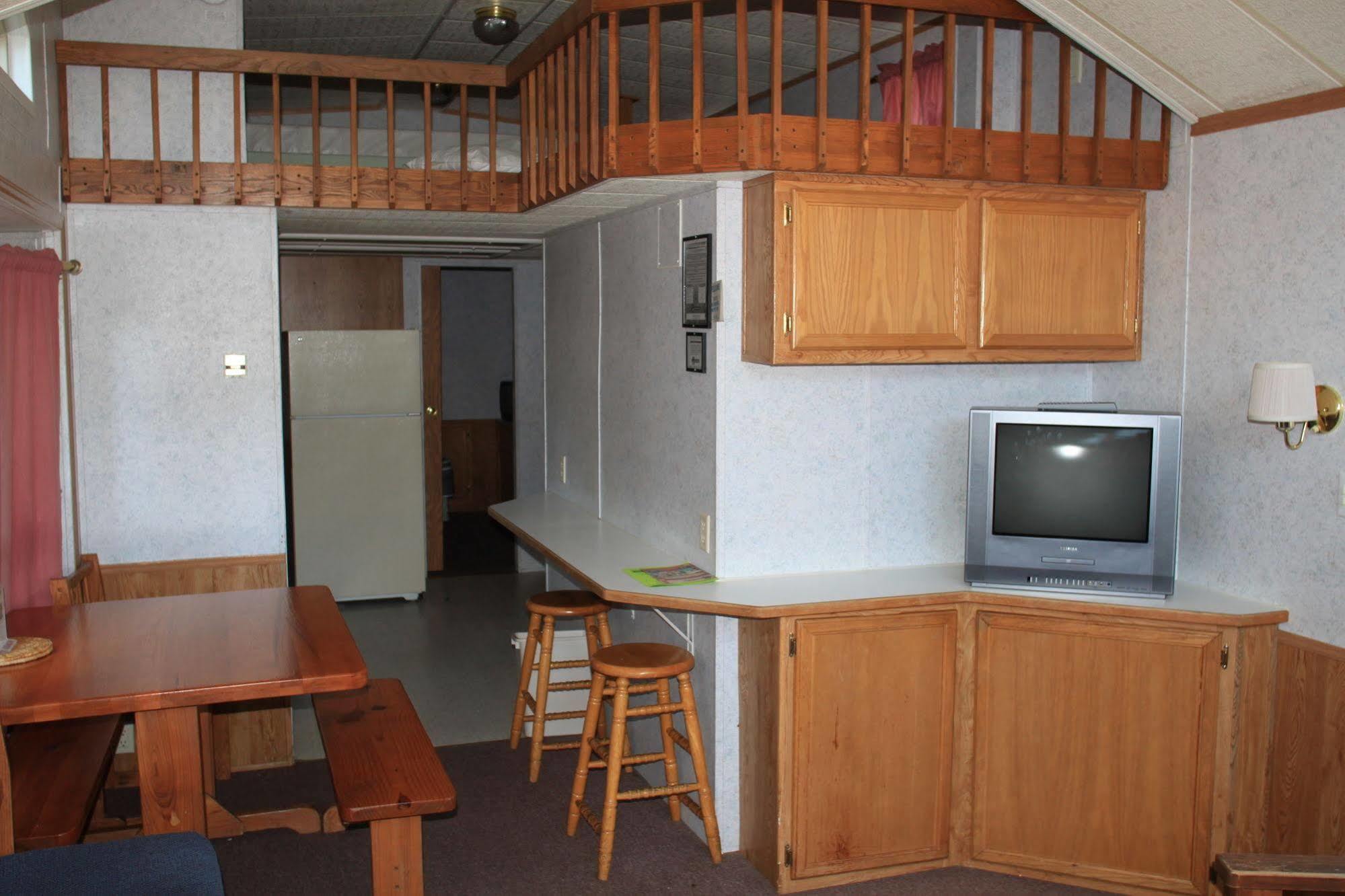Hotel Circle M Rv & - Millersville