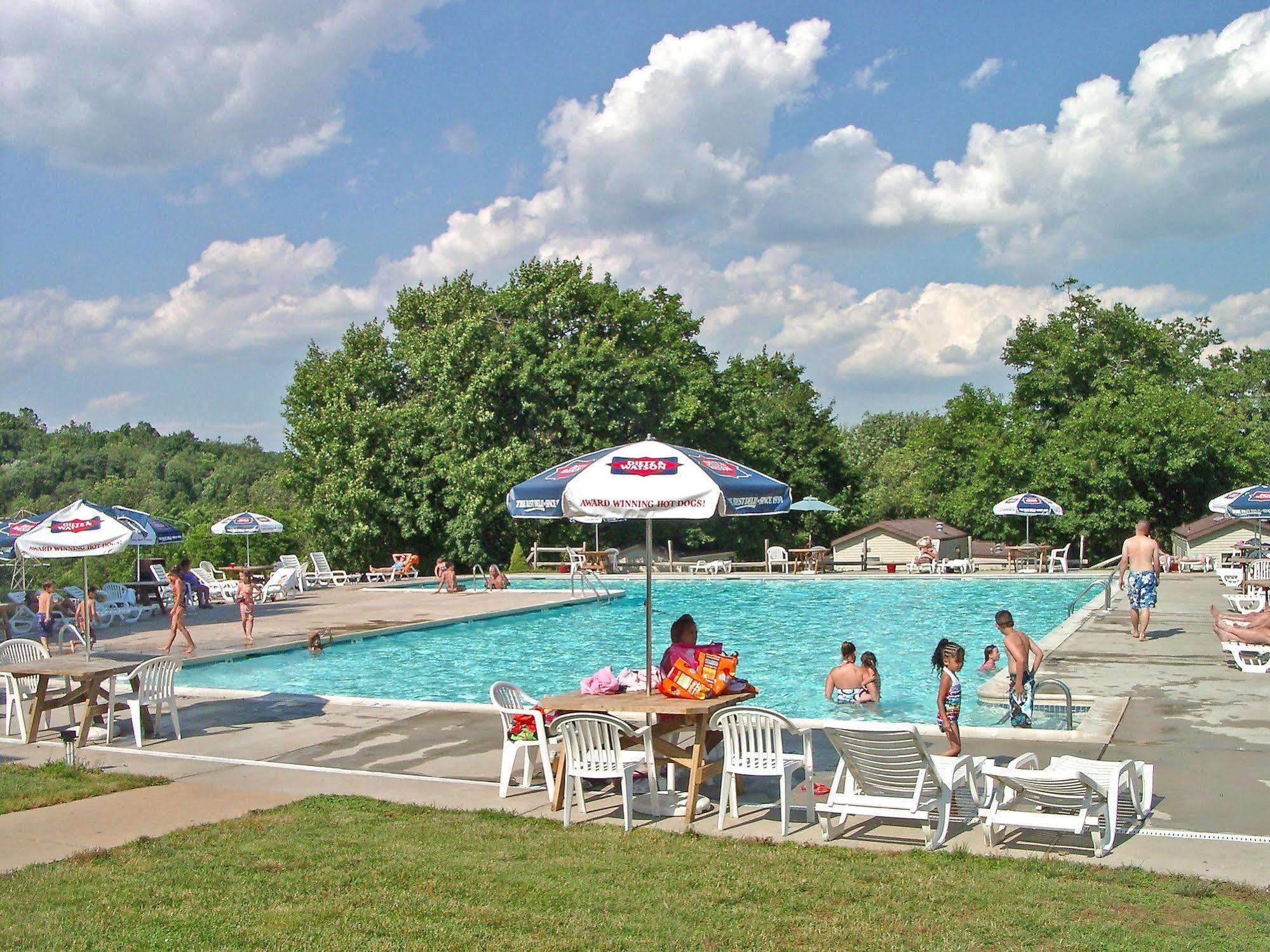 Hotel Circle M Rv & -